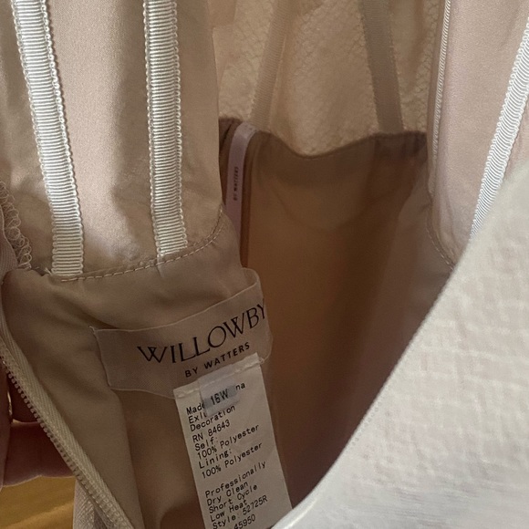 New, Unaltered, Size 16, Willowby by Waters Hutchinson Wedding Gown. - Picture 12 of 13